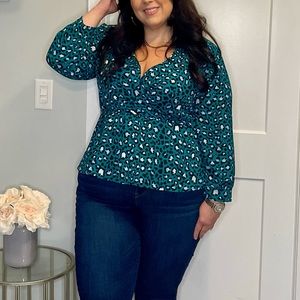 Boo Hoo Boohoo Green Leopard Print Mock Wrap Top 14/16
